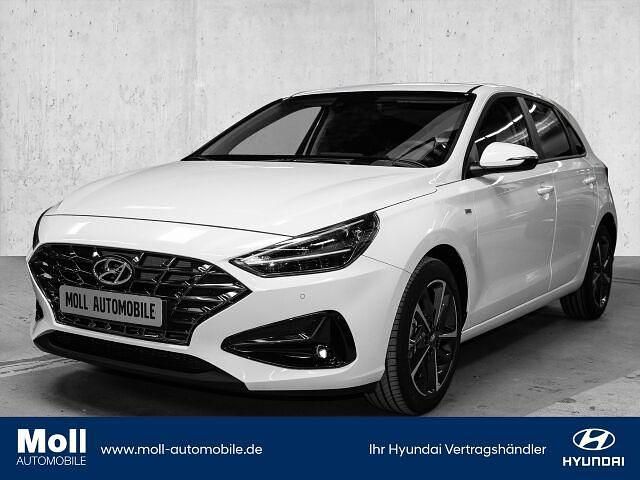 Gebraucht Hyundai i30 Advantage 120 PS (88 kW) 2024 Atlas white Limousine