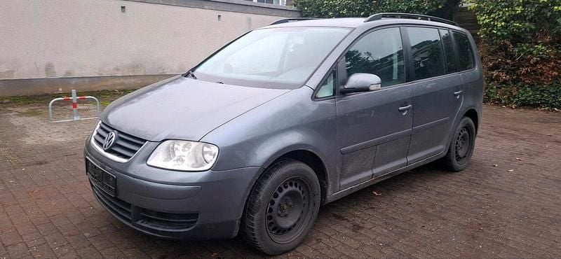 Grau Gebraucht 2006 VW Touran Van / Kleinbus | 1.350 € (Superpreis) - Bild 1/4