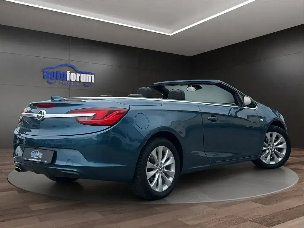 Gebraucht Opel Cascada Innovation 140 PS (102 kW) 2017 Blau Cabrio