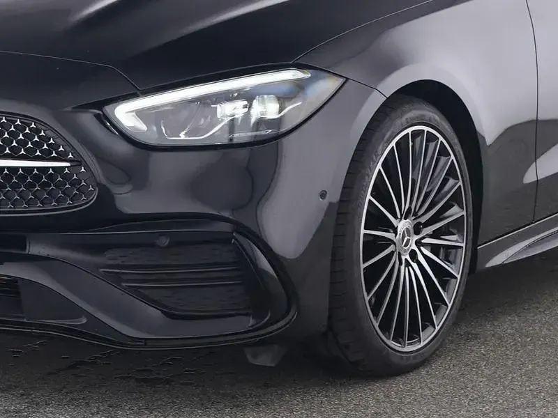 Gebraucht Mercedes C200 AMG 163 PS (119 kW) 2025 Schwarz Limousine