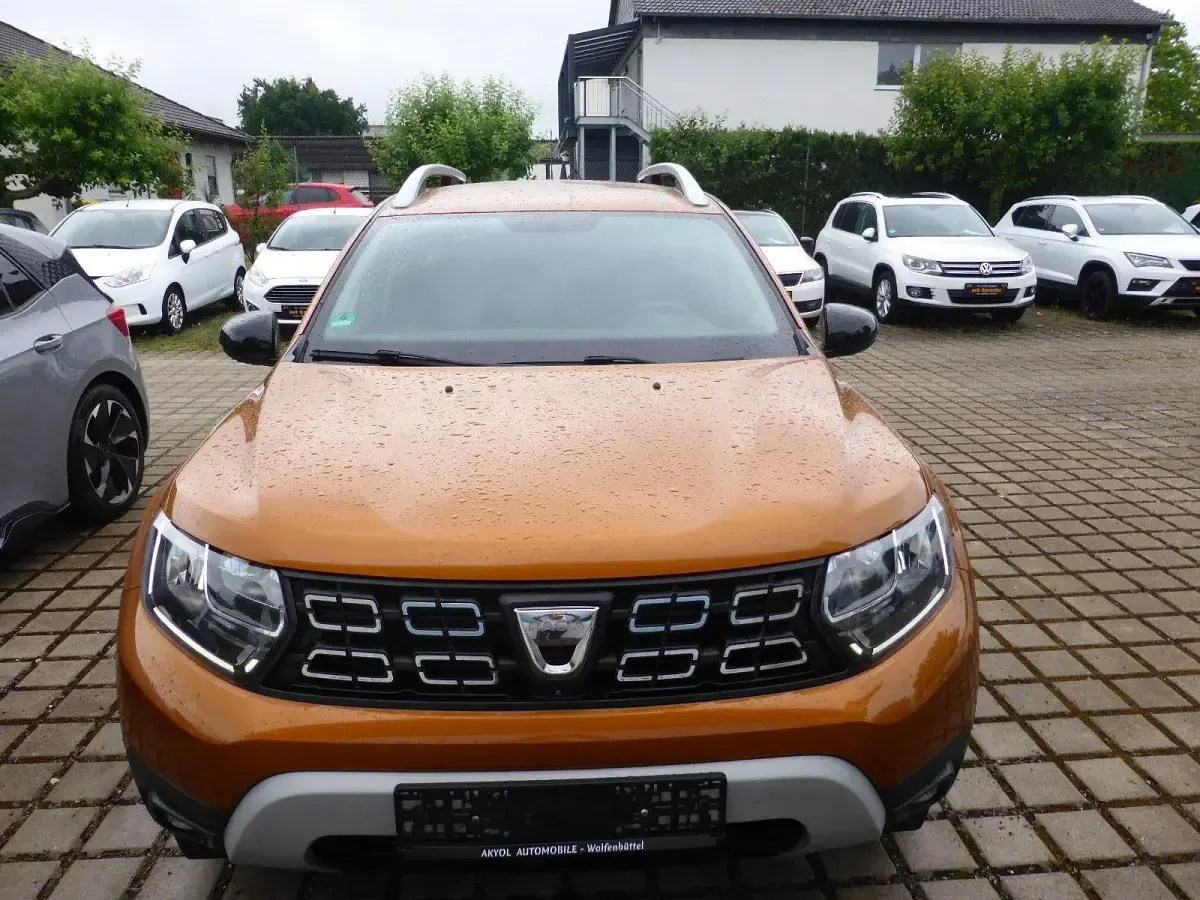 Gebraucht Dacia Duster Celebration 101 PS (74 kW) 2020 Braun SUV