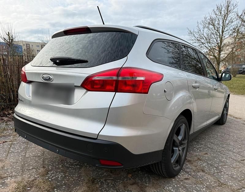 Usata Ford Focus 120 CV (88 kW) 2017 Grigio Station wagon