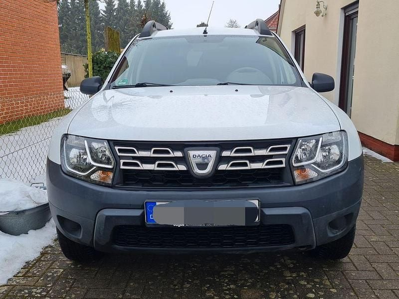 Weiß Gebraucht 2016 Dacia Duster Ice SUV | 4.900 € (Guter Preis) - Bild 1/3