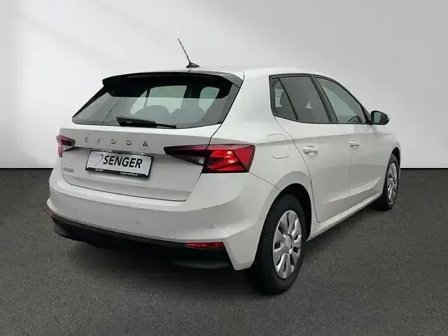Gebraucht Skoda Fabia Active 65 PS (47 kW) 2023 Weiß Limousine