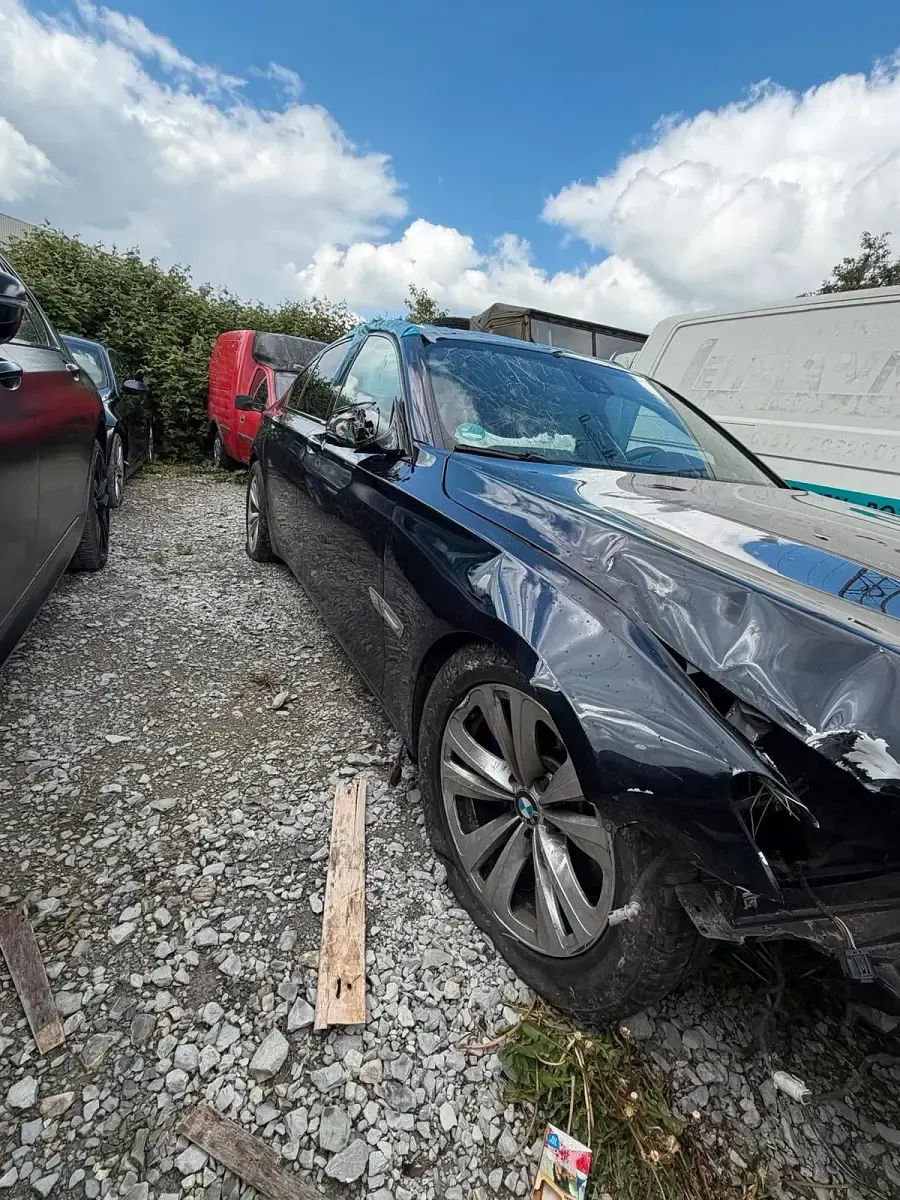 Gebraucht BMW 730 245 PS (180 kW) 2012 Blau Limousine