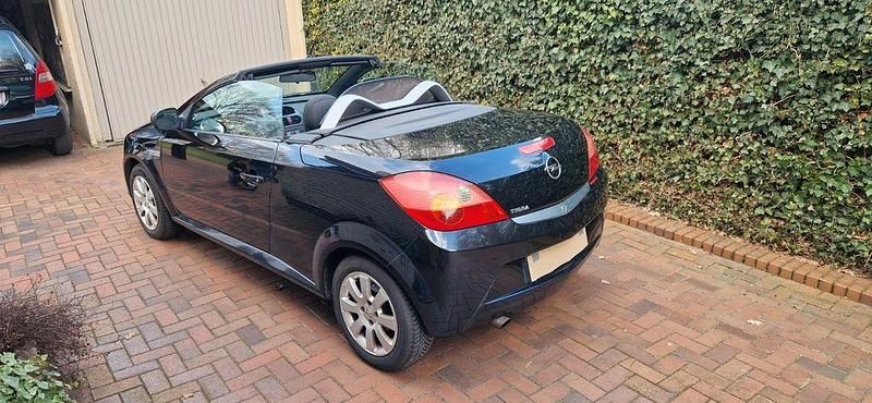 Gebraucht Opel Tigra Sport 90 PS (66 kW) 2004 Schwarz Cabrio
