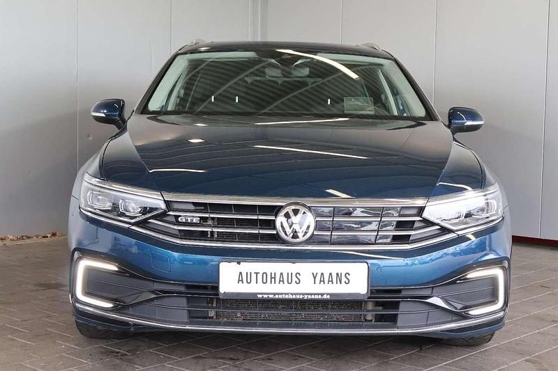Gebraucht VW Passat GTE 218 PS (160 kW) 2020 Aquamarinblau metallic Kombi