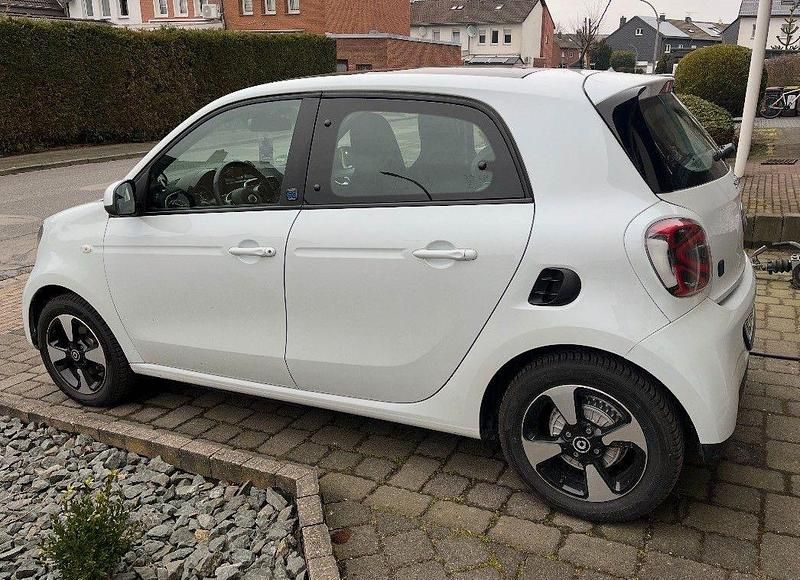 Gebraucht Smart ForFour Electric Drive 60 kW (82 PS) 2021 Weiß Kleinwagen