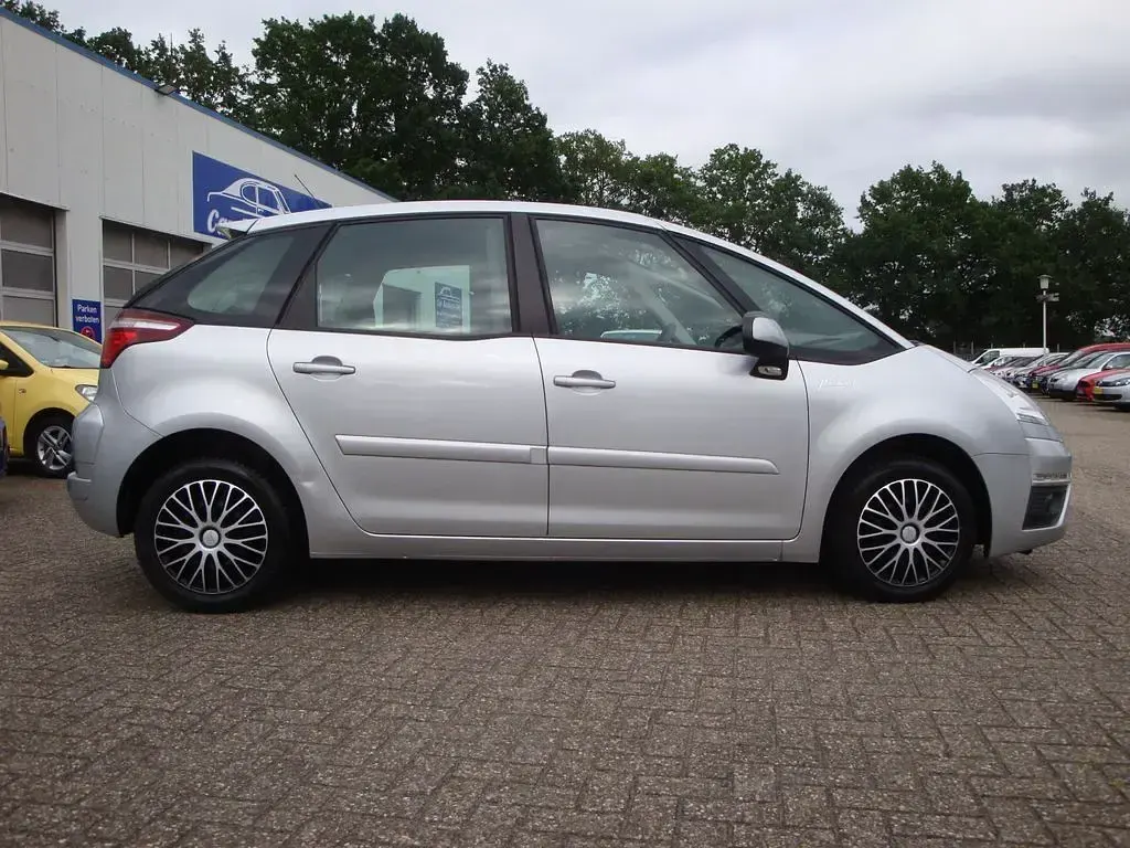 Gebraucht Citroën C4 Tendance 120 PS (88 kW) 2011 Silber Van / Kleinbus