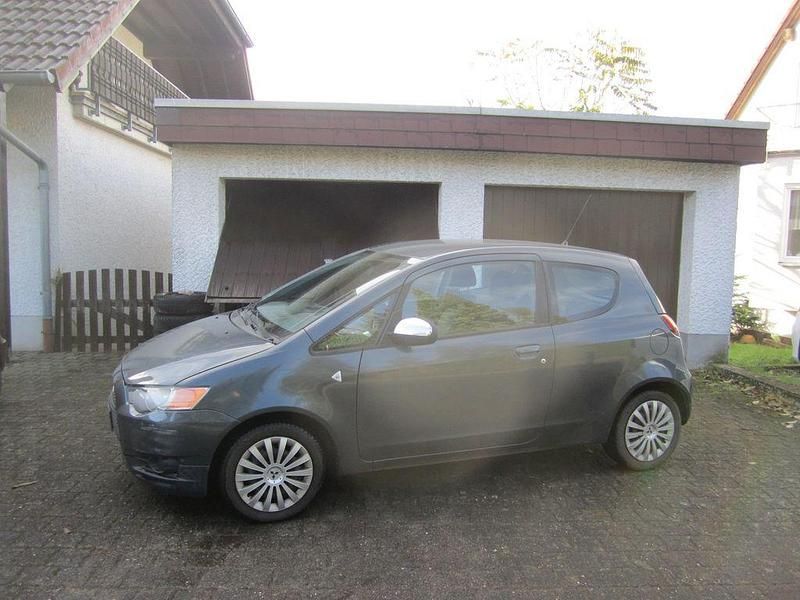 Grau Gebraucht 2009 Mitsubishi Colt Invite Limousine | 990 € (Superpreis) - Bild 1/4