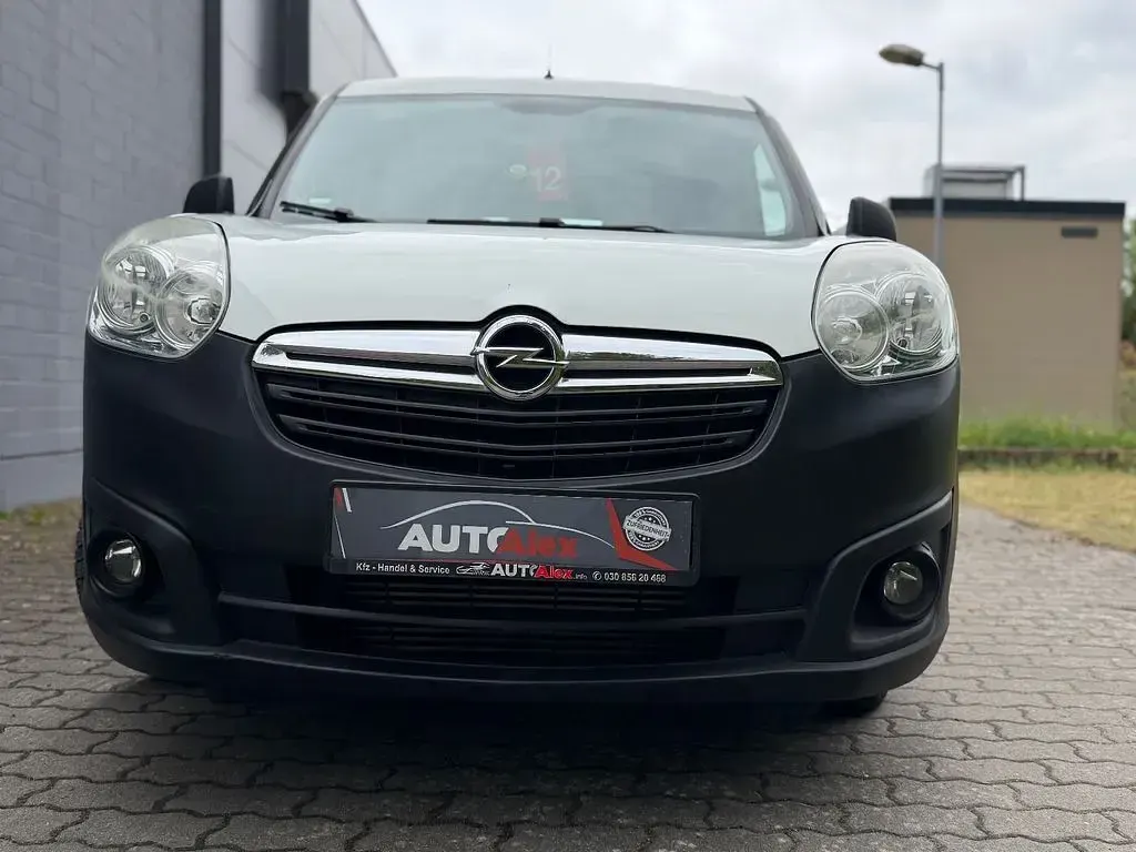 Używany Opel Combo 90 KM (66 kW) 2014 Biały Minivan