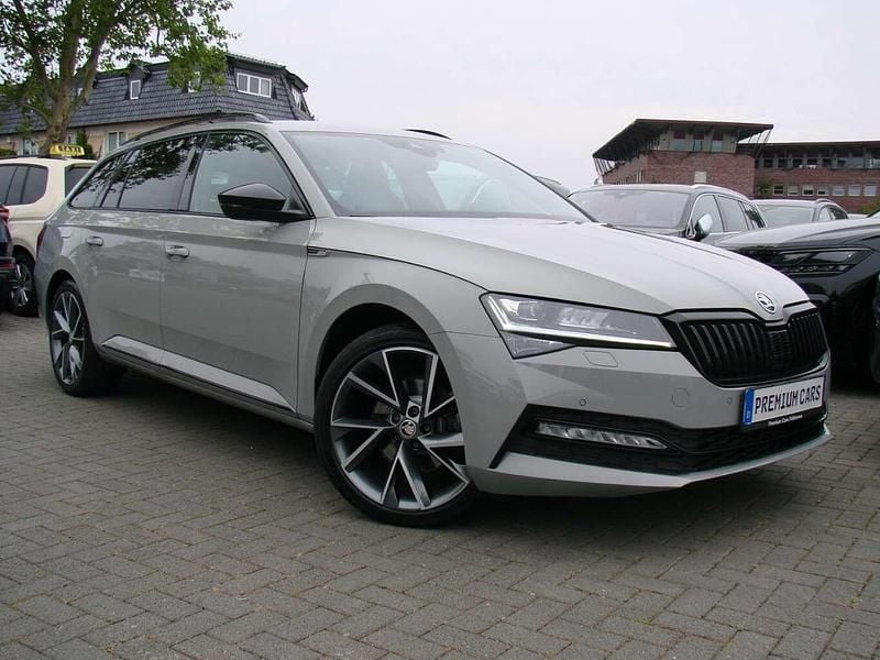 Stahlgrau Gebraucht 2023 Skoda Superb SportLine Kombi | 35.980 € (Guter Preis) - Bild 1/4