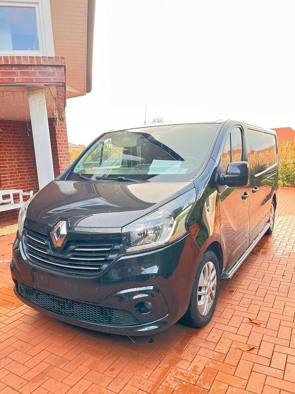 Schwarz Gebraucht 2016 Renault Traffic Van / Kleinbus | 6.000 € - Bild 1/4