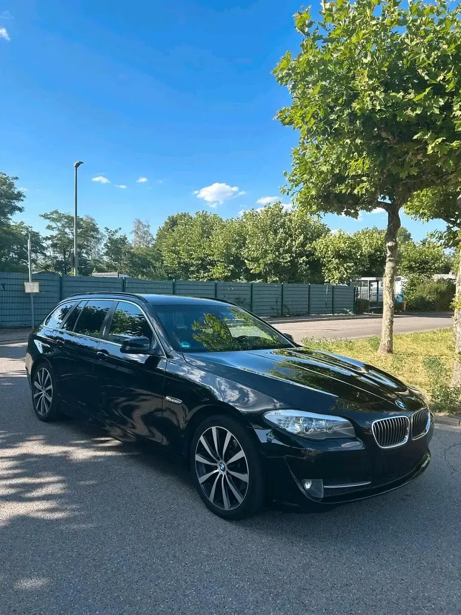 Gebraucht BMW 525 204 PS (150 kW) 2011 Schwarz Limousine