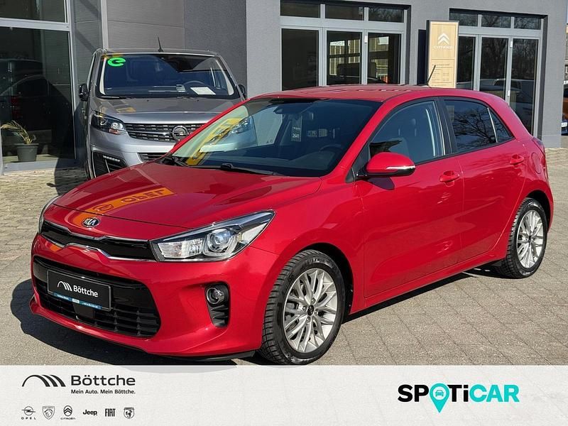 Rot Gebraucht 2017 Kia Rio DREAM-TEAM Edition Kleinwagen | 11.950 € (Fairer Preis) - Bild 1/4