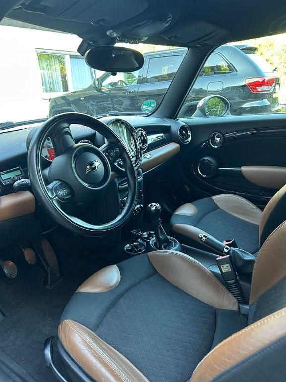 Usata Mini ONE 98 CV (72 kW) 2010 Marrone Utilitaria