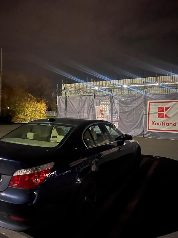 Blau Gebraucht 2007 BMW 523 Limousine | 6.500 € (Fairer Preis) - Bild 1/4