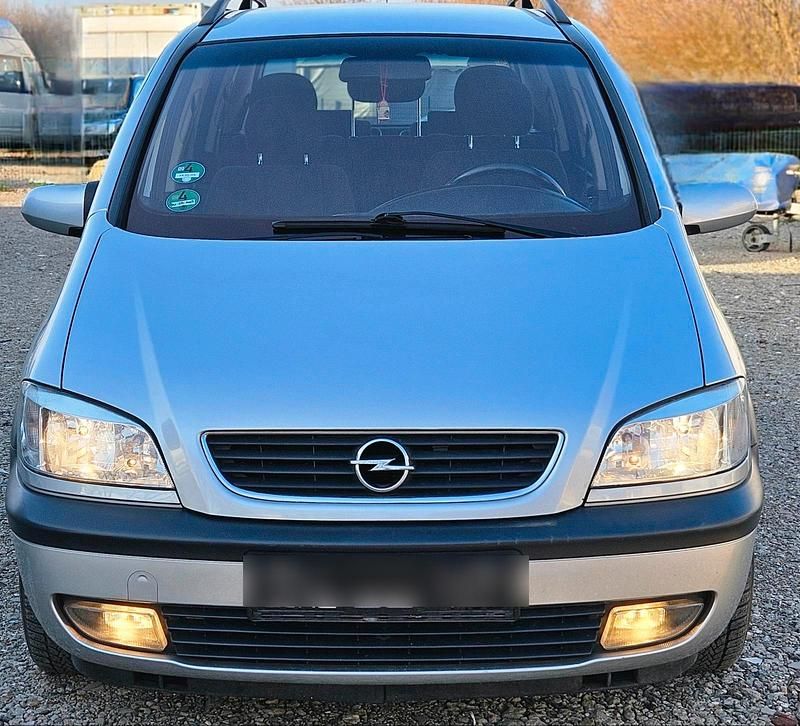 Gebraucht Opel Zafira 125 PS (91 kW) 2000 Silber Van / Kleinbus