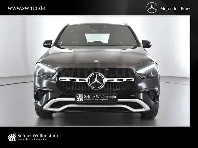 Gebraucht Mercedes GLA180 136 PS (100 kW) 2026 Unilack nachtschwarz SUV