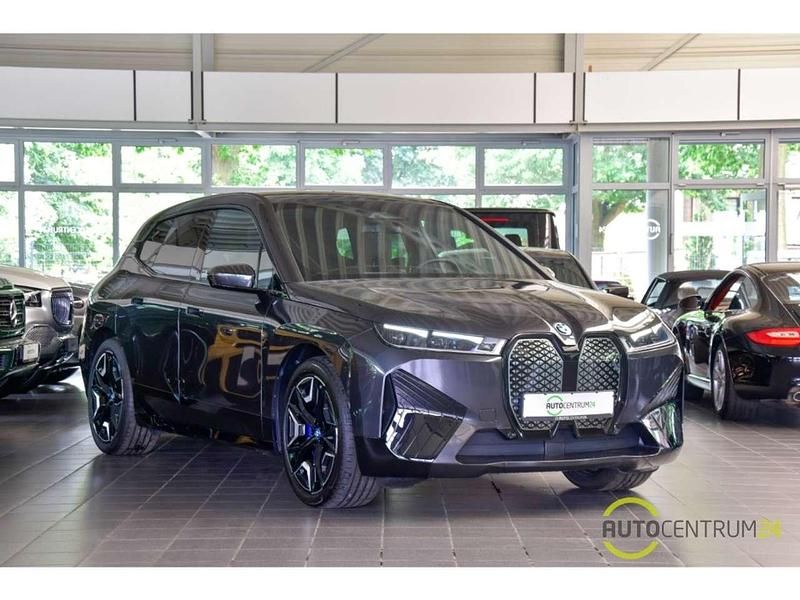Sophistograu brillanteffekt me Gebraucht 2022 BMW iX SUV | 59.990 € - Bild 1/4