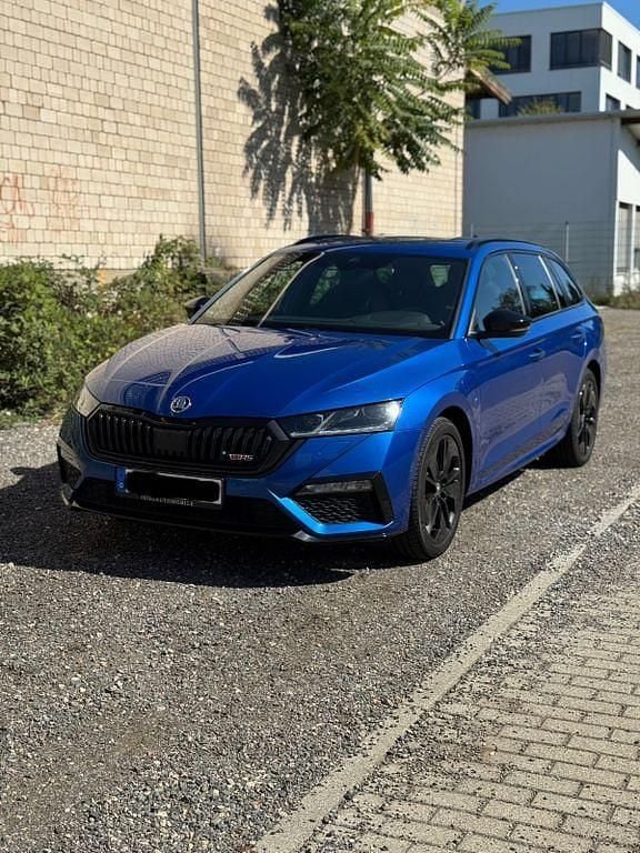 Blau Gebraucht 2021 Skoda Octavia RS Kombi | 20.890 € (Superpreis) - Bild 1/4