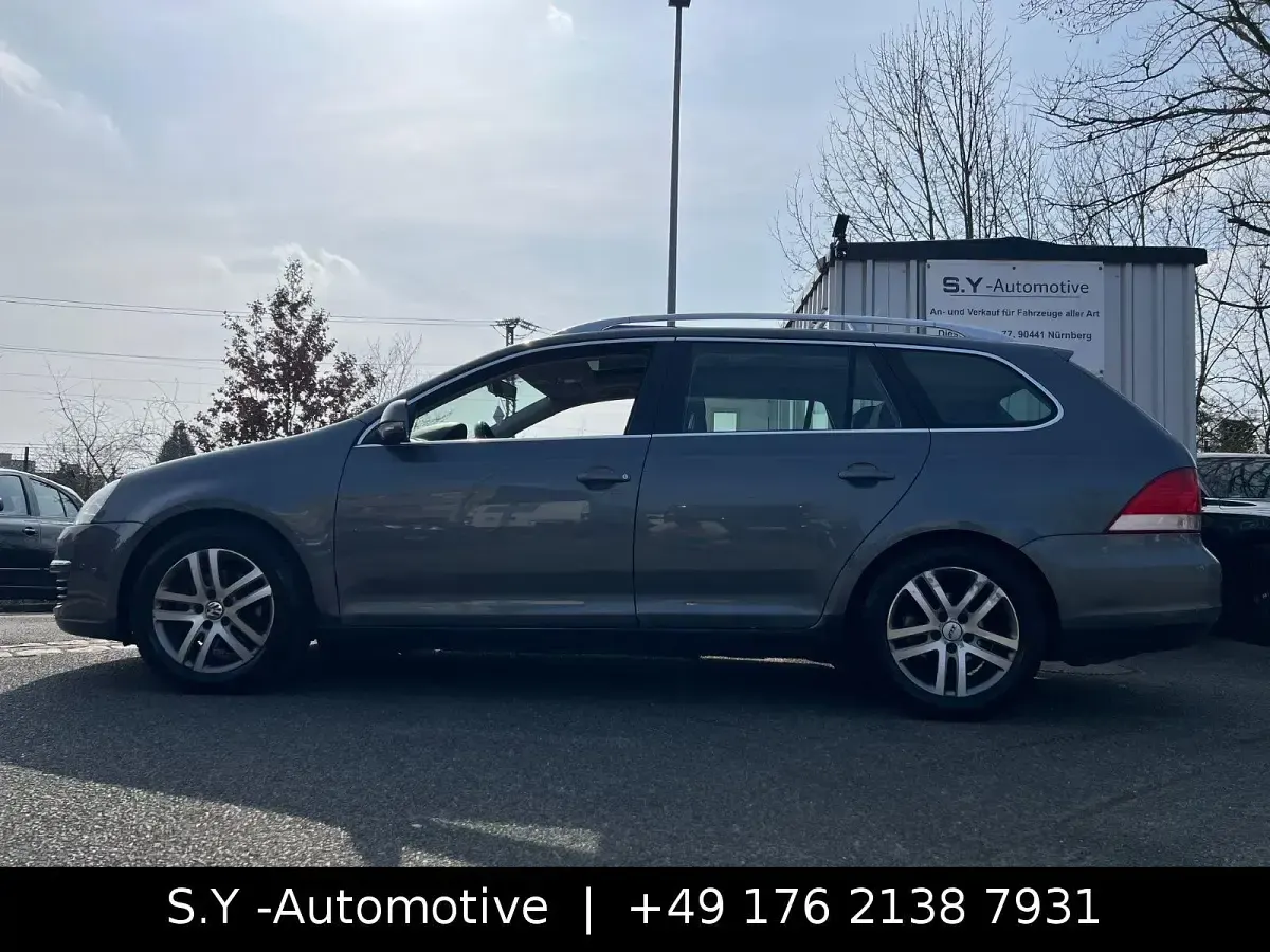 Gebraucht VW Golf VI Sportline 140 PS (102 kW) 2008 Platinum grey metallic Kleinwagen