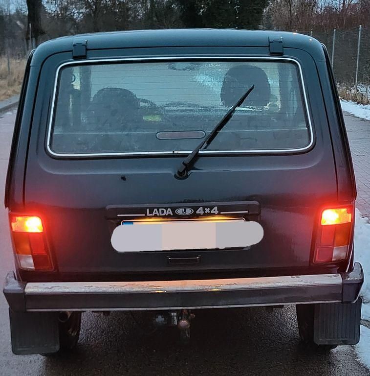 Gebraucht Lada niva 82 PS (60 kW) 2009 Grün SUV