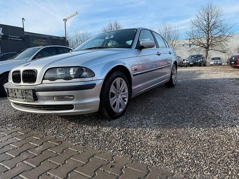 Grau Gebraucht 1999 BMW 320 Limousine | 1.390 € (Superpreis) - Bild 1/4