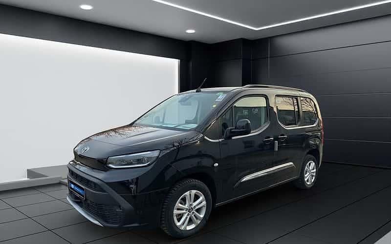 Schwarz Gebraucht 2024 Toyota Proace Verso City Kombi | 34.990 € (Fairer Preis) - Bild 1/4