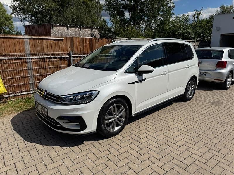 Weiß Gebraucht 2016 VW Touran Highline Van / Kleinbus | 18.990 € (Guter Preis) - Bild 1/4