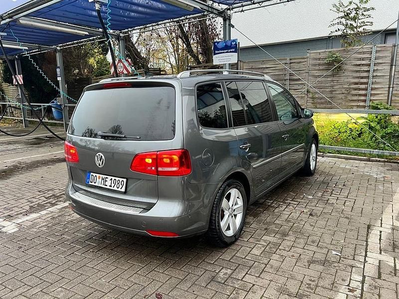 Gebraucht VW Touran Highline 170 PS (125 kW) 2012 Grau Van / Kleinbus