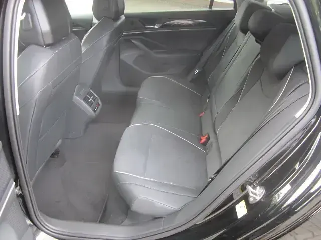 Neu VW Passat Business 150 PS (110 kW) 2026 Schwarz Kombi