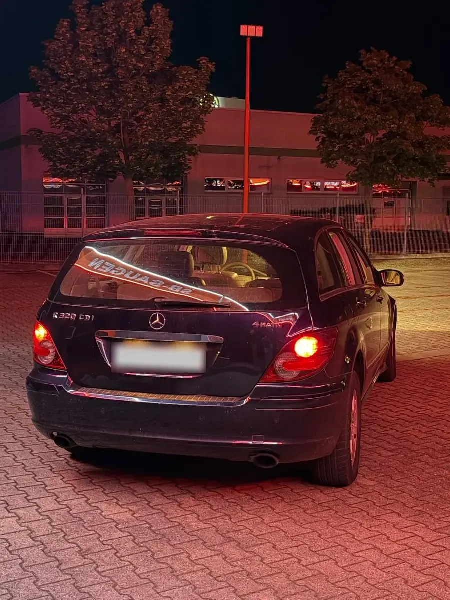 Gebraucht Mercedes R320 211 PS (155 kW) 2006 Blau Kombi