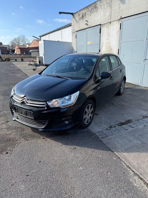 Gebraucht Citroën C4 SELECTION 114 PS (83 kW) 2014 Schwarz Limousine