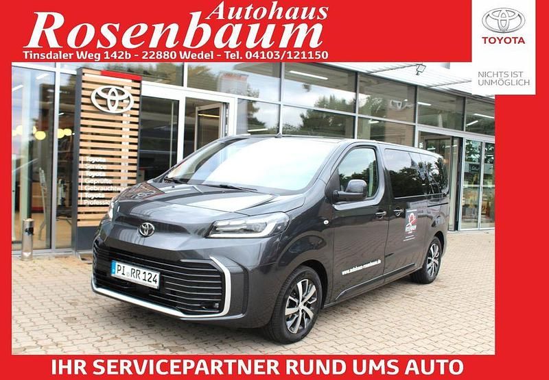 Grau Gebraucht 2024 Toyota Proace Verso Team Kombi | 49.890 € (Teuer) - Bild 1/3