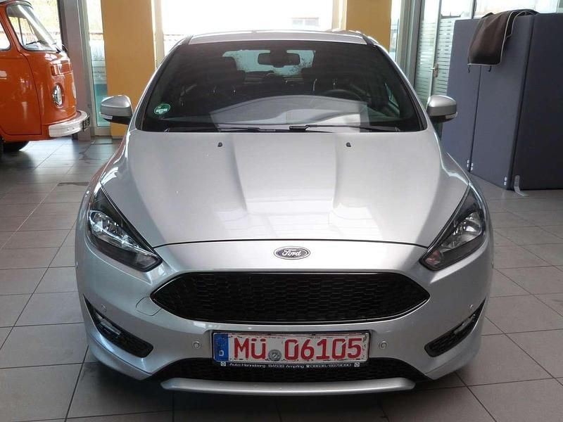 Gebraucht Ford Focus ST-Line 150 PS (110 kW) 2018 Polarsilber metallic Kleinwagen