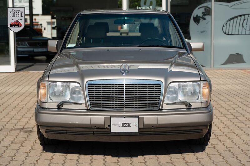 Gold Gebraucht 1995 Mercedes E420 Limousine | 27.500 € - Bild 1/4