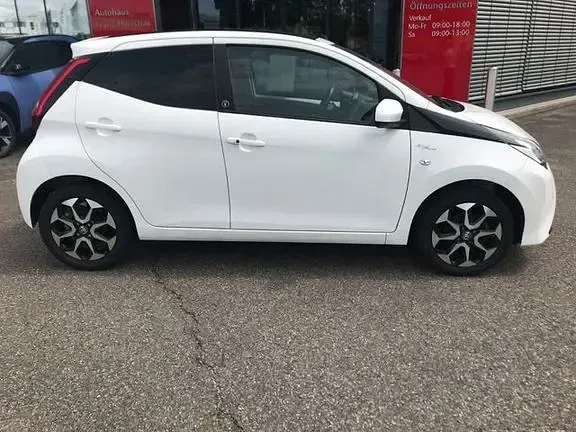 Gebraucht Toyota Aygo Team 72 PS (52 kW) 2021 Weiß Kleinwagen