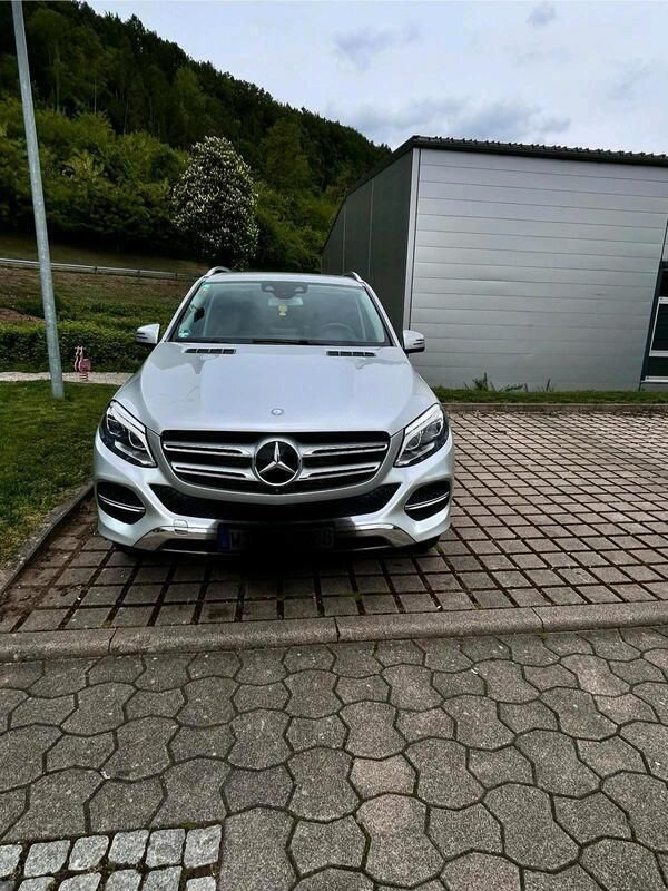 Grau Gebraucht 2015 Mercedes GLE350 SUV | 27.000 € (Superpreis) - Bild 1/4