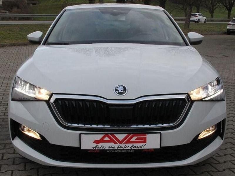 Weiß Gebraucht 2024 Skoda Scala Ambition Kleinwagen | 16.950 € (Superpreis) - Bild 1/4