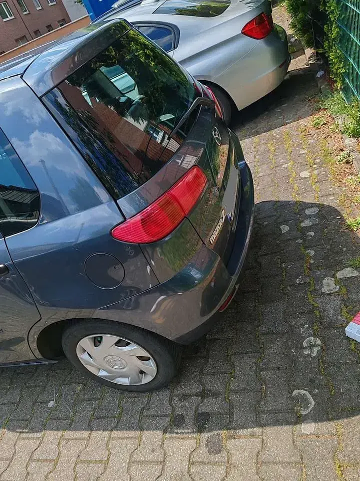 Brugt Mazda 2 75 HK (55 kW) 2005 Grå Hatchback