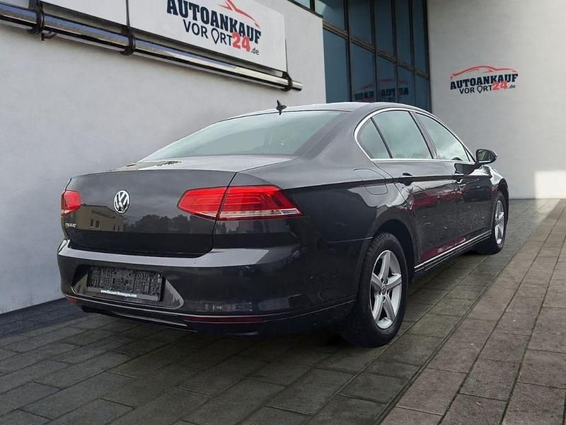 Gebraucht VW Passat Comfortline 150 PS (110 kW) 2018 Grau Limousine