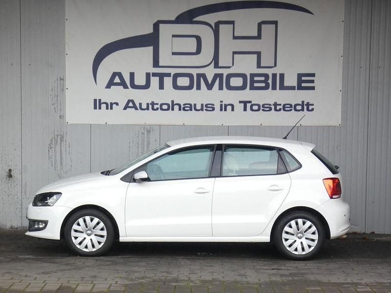 Weiß Gebraucht 2011 VW Polo Comfortline Limousine | 8.990 € (Teuer) - Bild 1/4