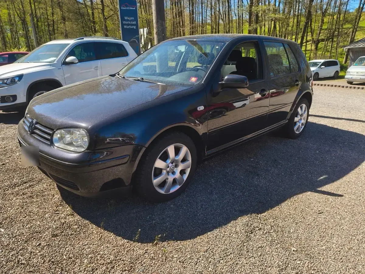 Gebraucht VW Golf IV Basis 75 PS (55 kW) 2003 Schwarz Limousine