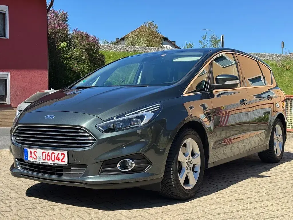 Gebraucht Ford S-MAX Titanium 209 PS (153 kW) 2017 Grün Van / Kleinbus