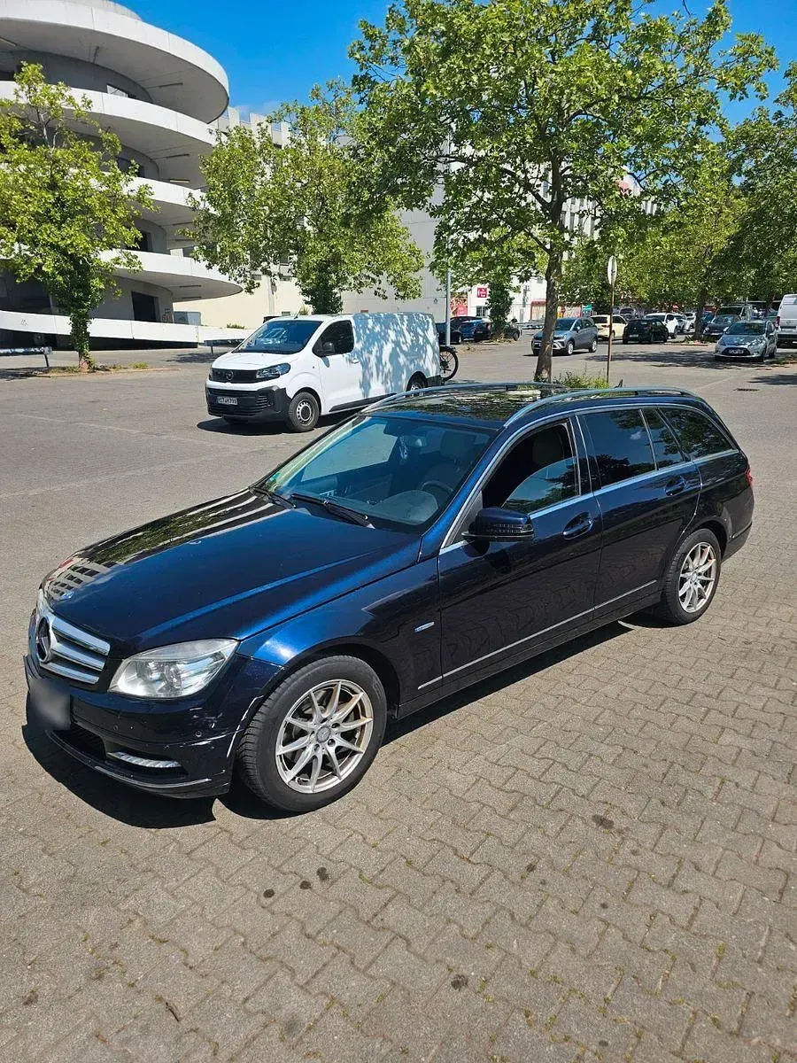 Second-hand Mercedes C220 Avantgarde 170 CP (125 kW) 2010 Berlinǎ