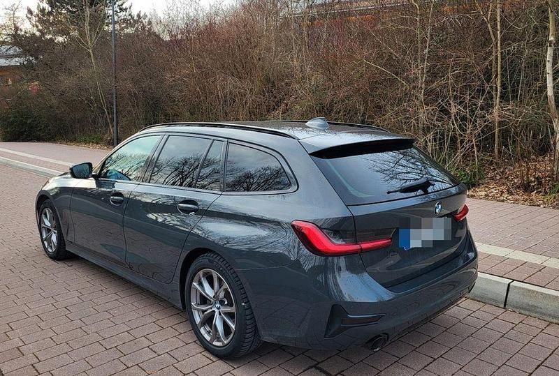 Gebraucht BMW 320 Advantage 190 PS (139 kW) 2020 Grau Kombi