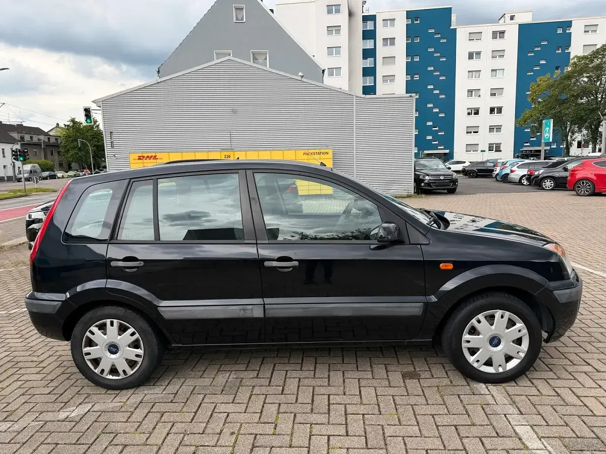 Gebraucht Ford Fusion 90 PS (66 kW) 2009 Schwarz Kleinwagen