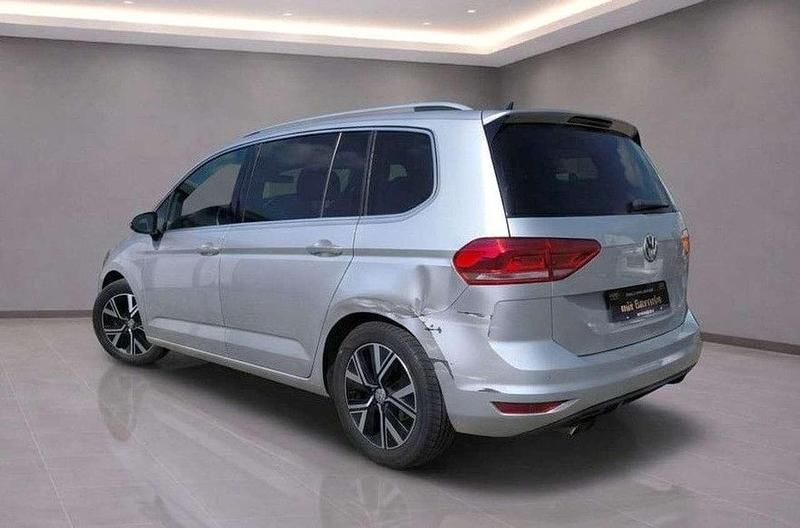 Gebraucht VW Touran 150 PS (110 kW) 2020 Silber Van / Kleinbus