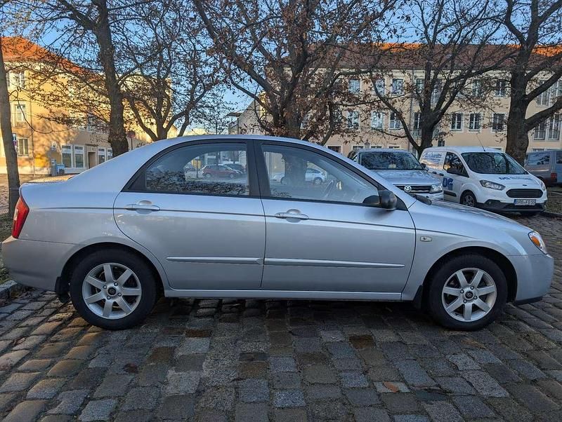 Gebraucht Kia Cerato LX 105 PS (77 kW) 2006 Limousine